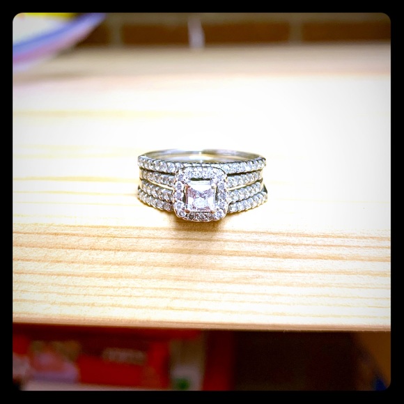 Helzberg Diamonds Jewelry - Engagement ring size 7 with bands